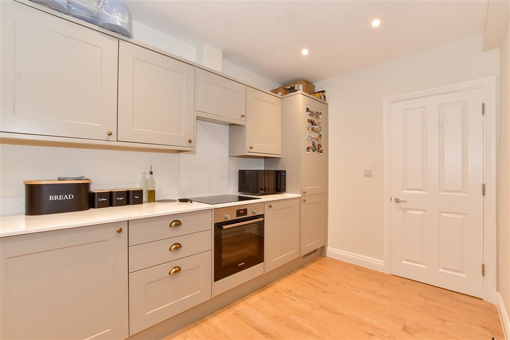 Property photo 1 of 12 Lounge/Kitchen