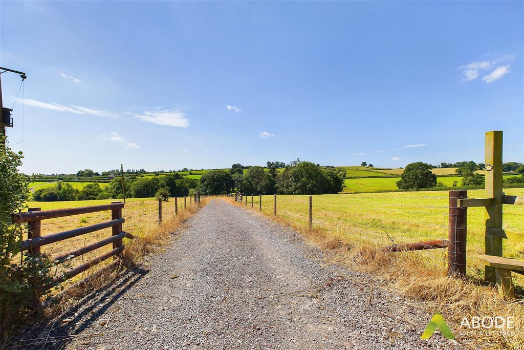 Property photo 2 of 15 Cam02544G0-Pr0130-Still015.Jpg