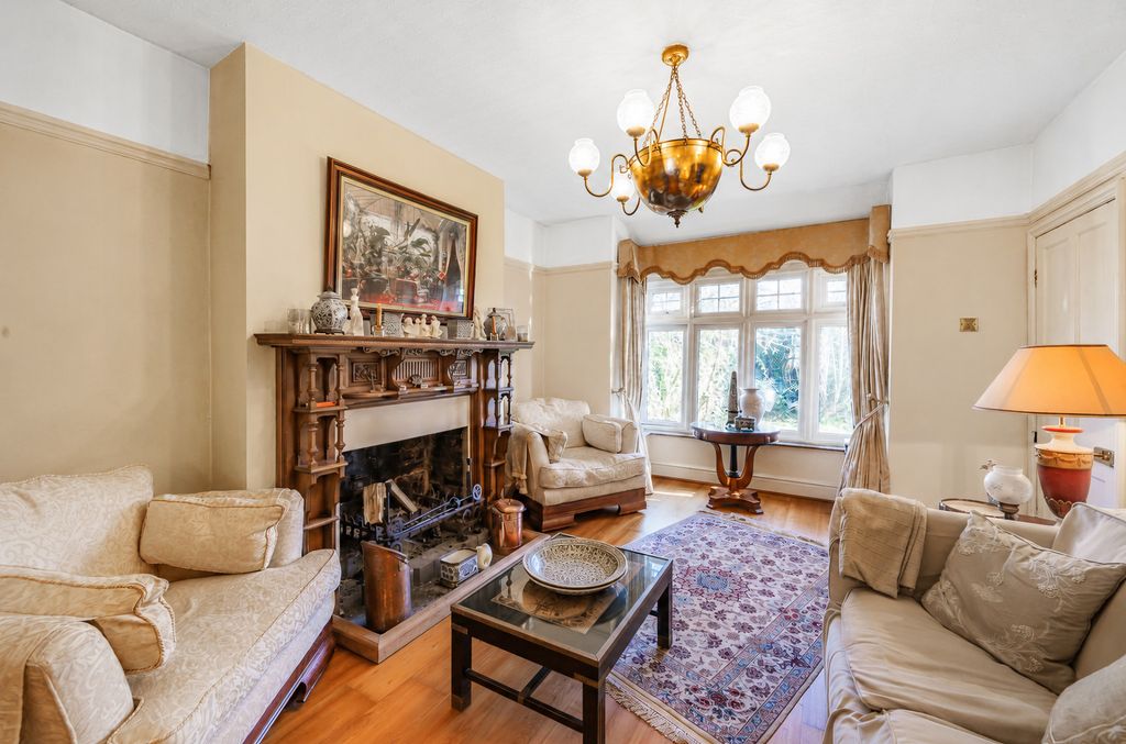Property photo 2 of 19