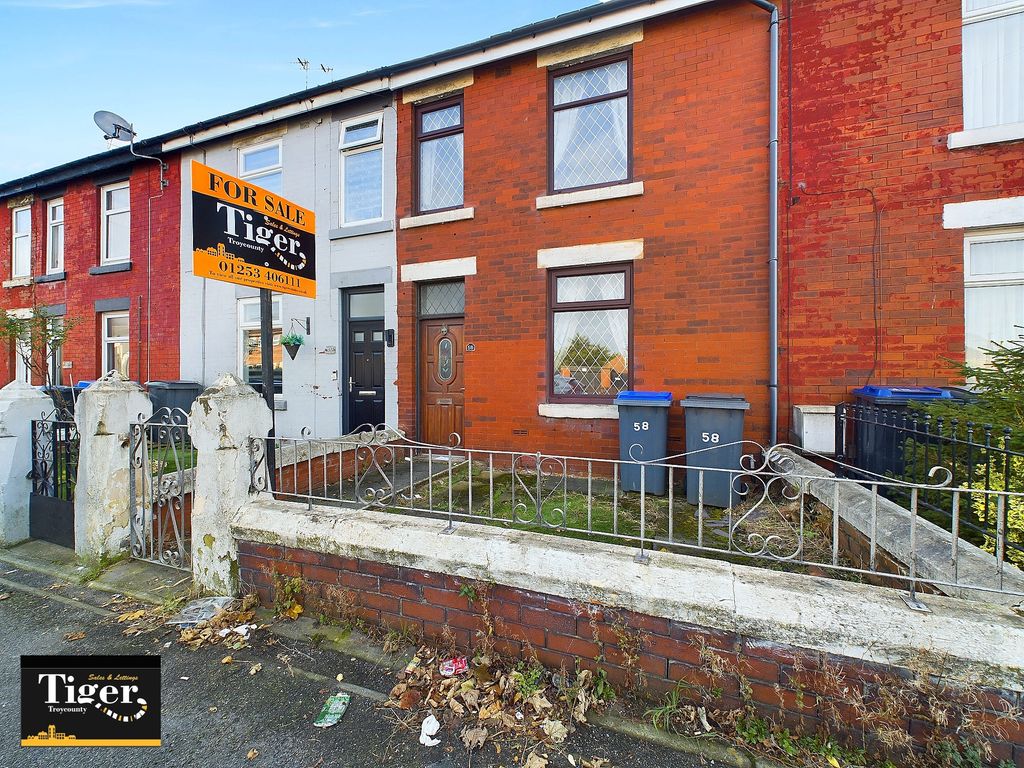 Property photo 1 of 11 Cam02176G0-Pr0386-Still011