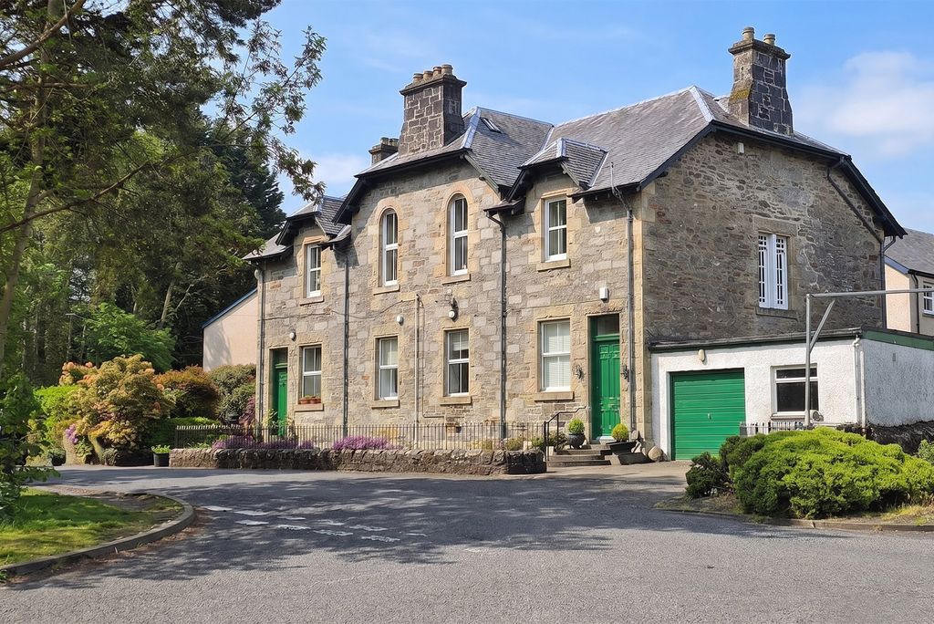 Property photo 1 of 31