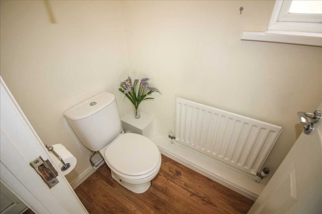 Property photo 2 of 12 Downstairs Cloakroom