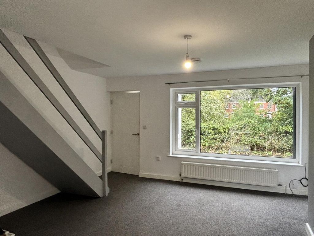 Property photo 3 of 11 Living Room