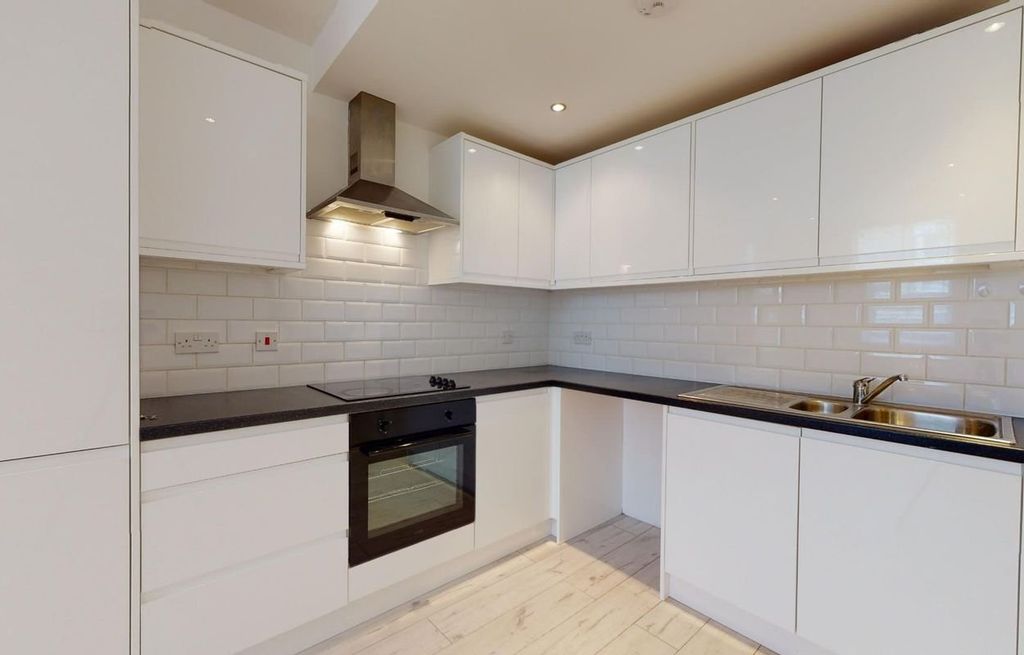 Property photo 2 of 8 Picture 2