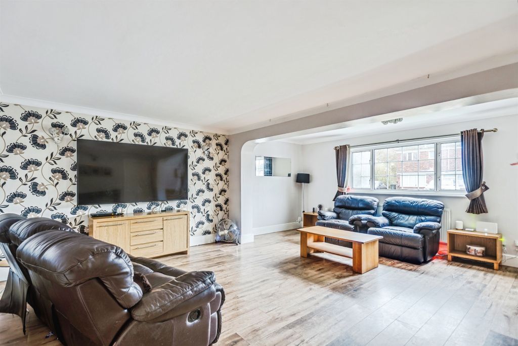 Property photo 2 of 26