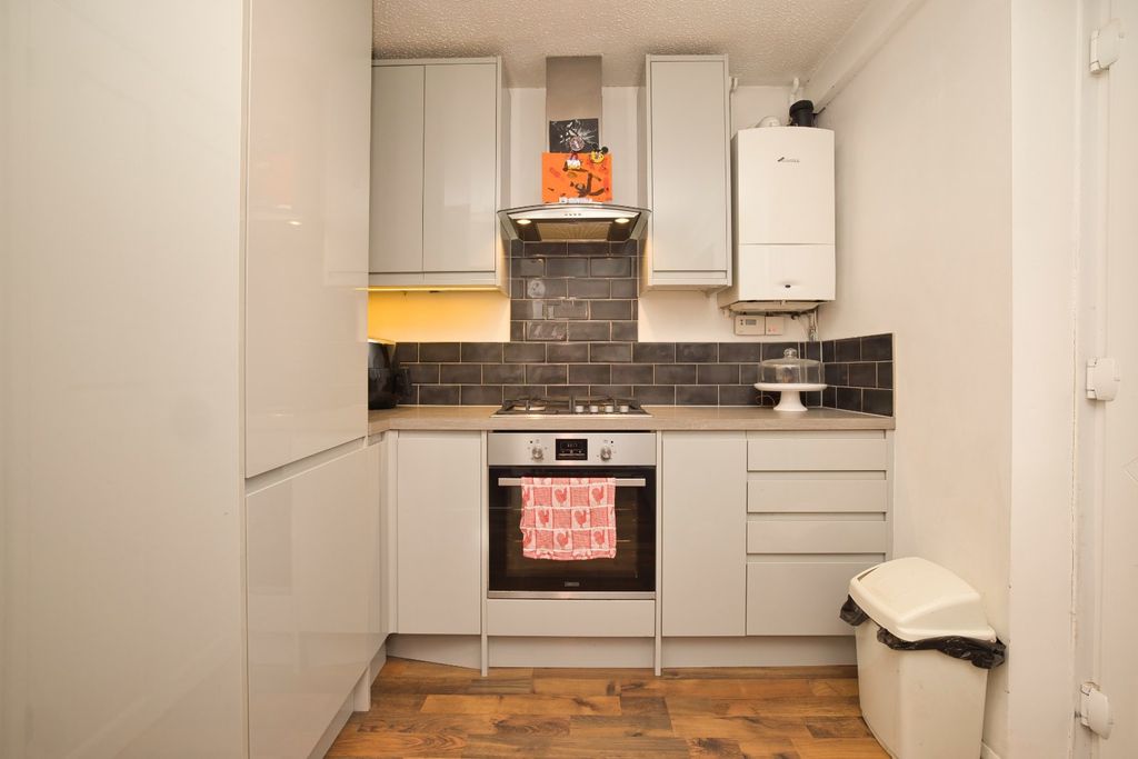 Property photo 3 of 13 Picture 3