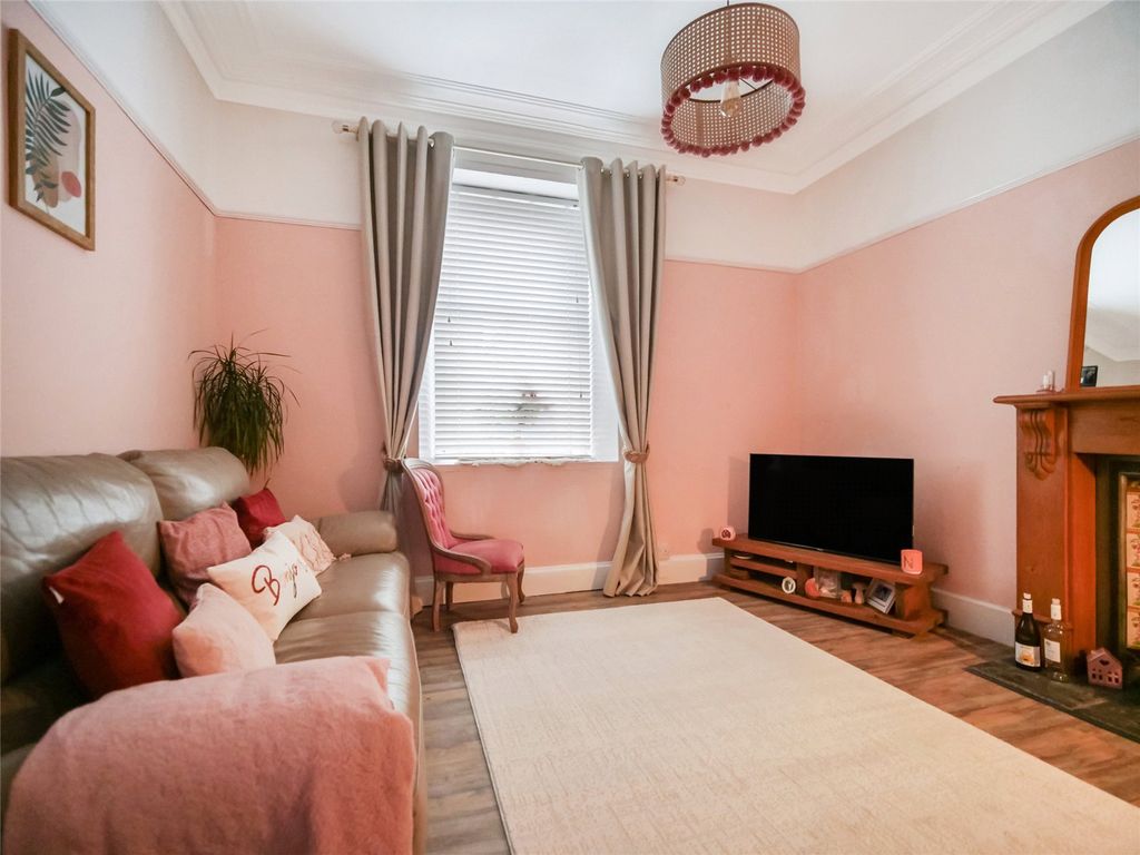 Property photo 3 of 21 Picture No. 06