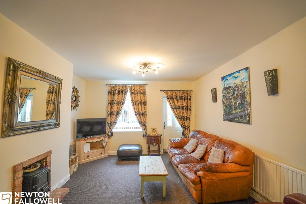 Property photo 2 of 23