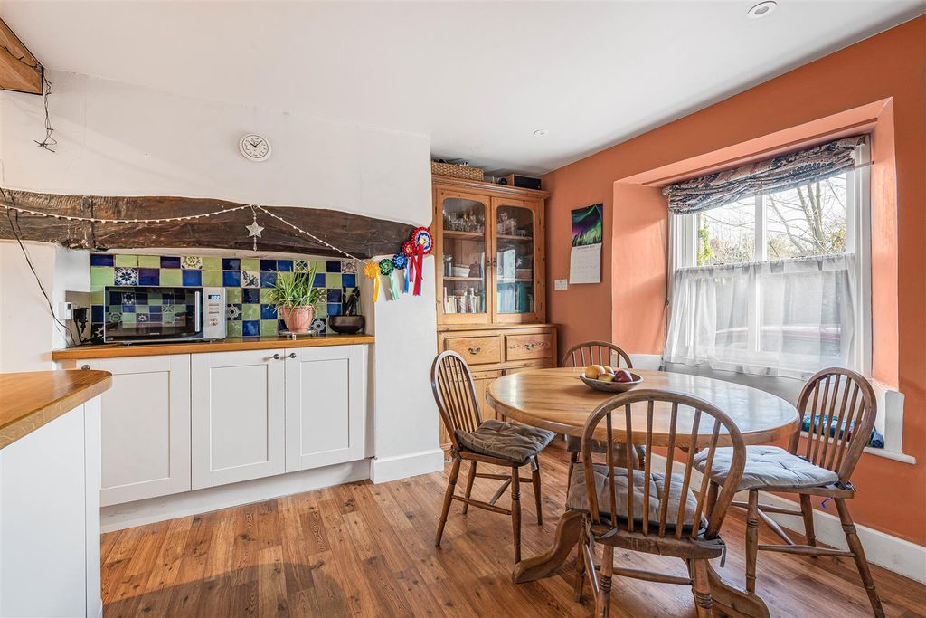 Property photo 3 of 49