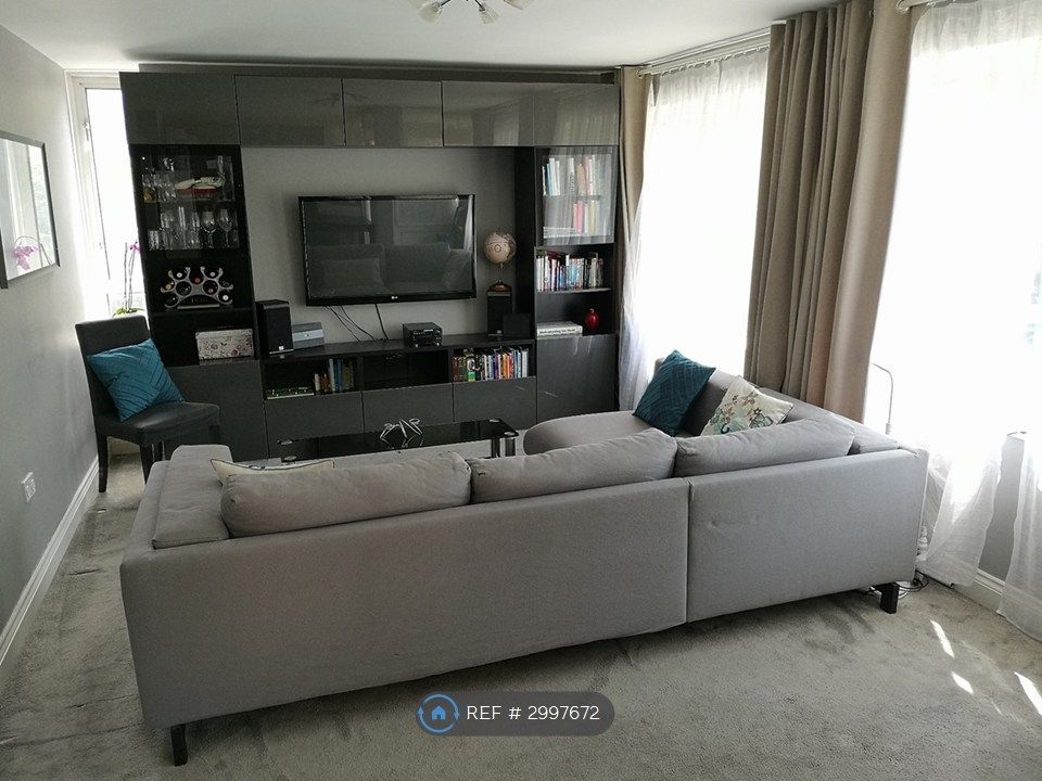 Property photo 2 of 11 Living Room