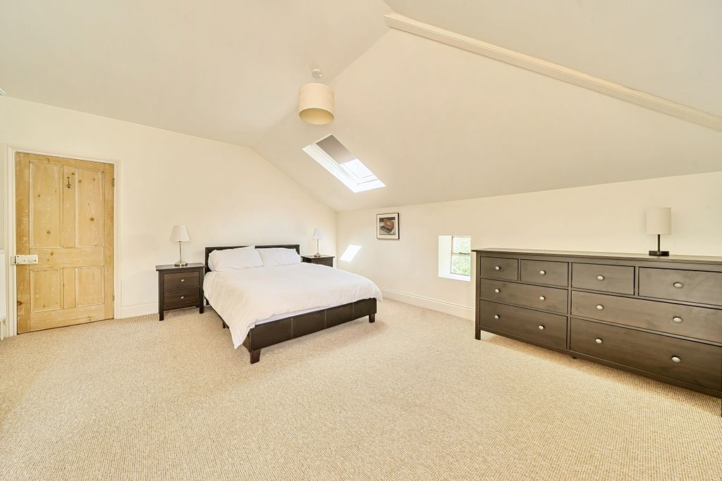 Property photo 2 of 11 1455763-20-69Fb56...