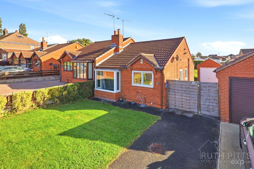 Property photo 2 of 27