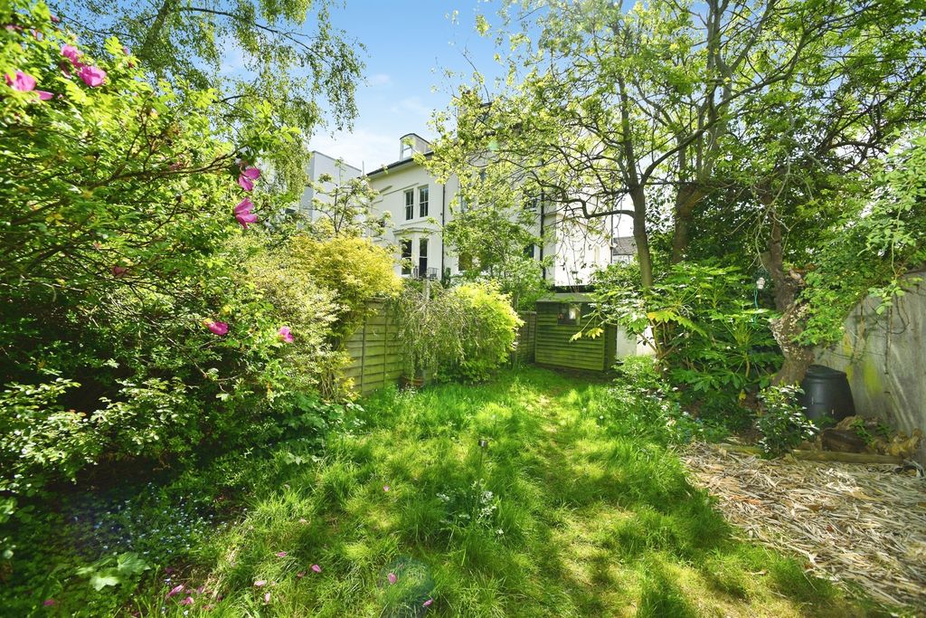 Property photo 3 of 18