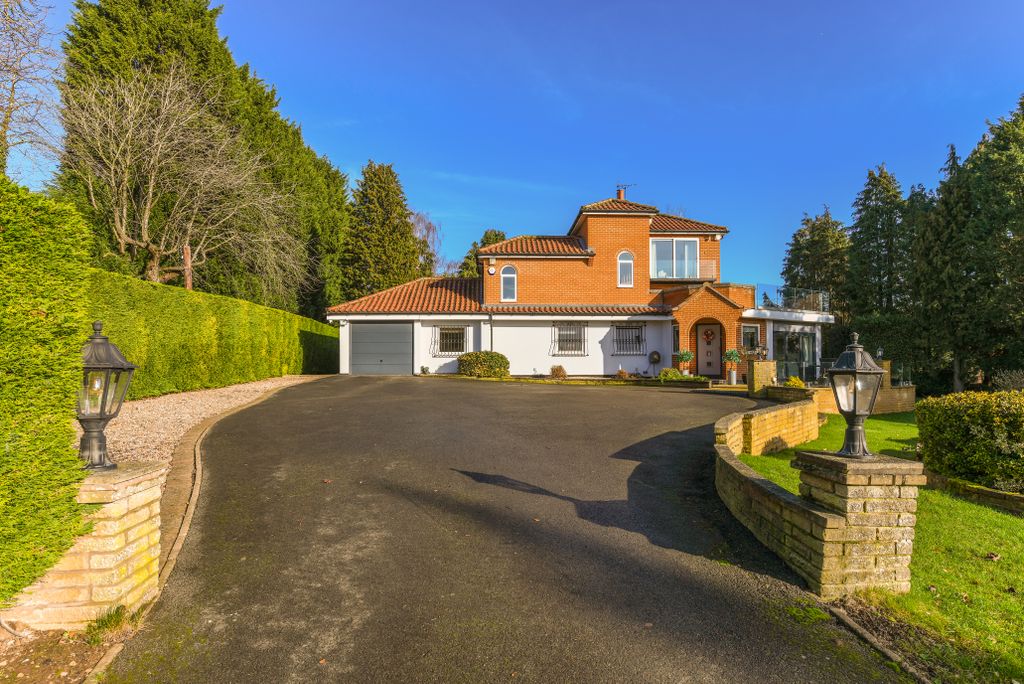 Property photo 1 of 43