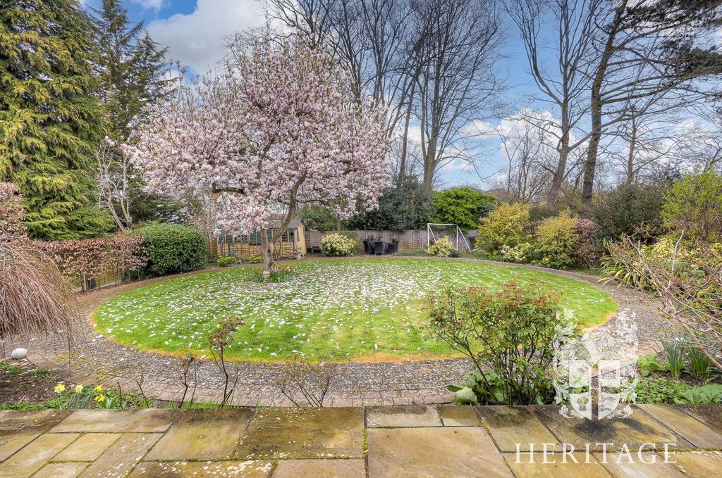 Property photo 2 of 25 Picture No. 24