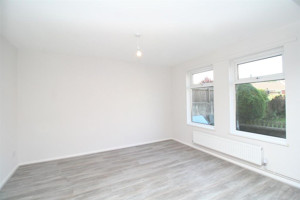 Property photo 2 of 10 Living Room
