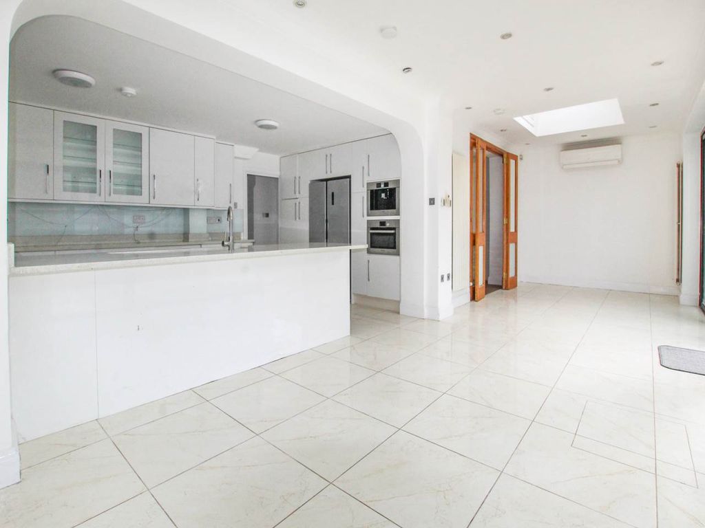 Property photo 3 of 13 Img_9247