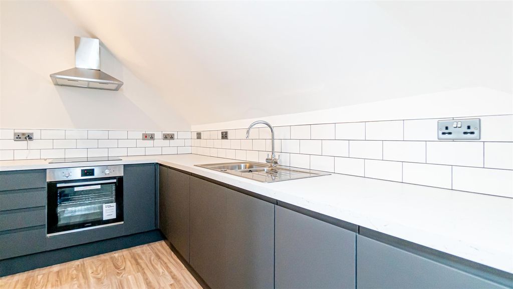 Property photo 3 of 17 Aqcgrq4Glgou4Rvibpu9Fjrl3Te.Jpg