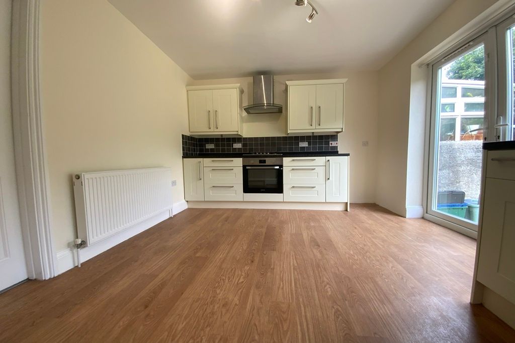 Property photo 2 of 25