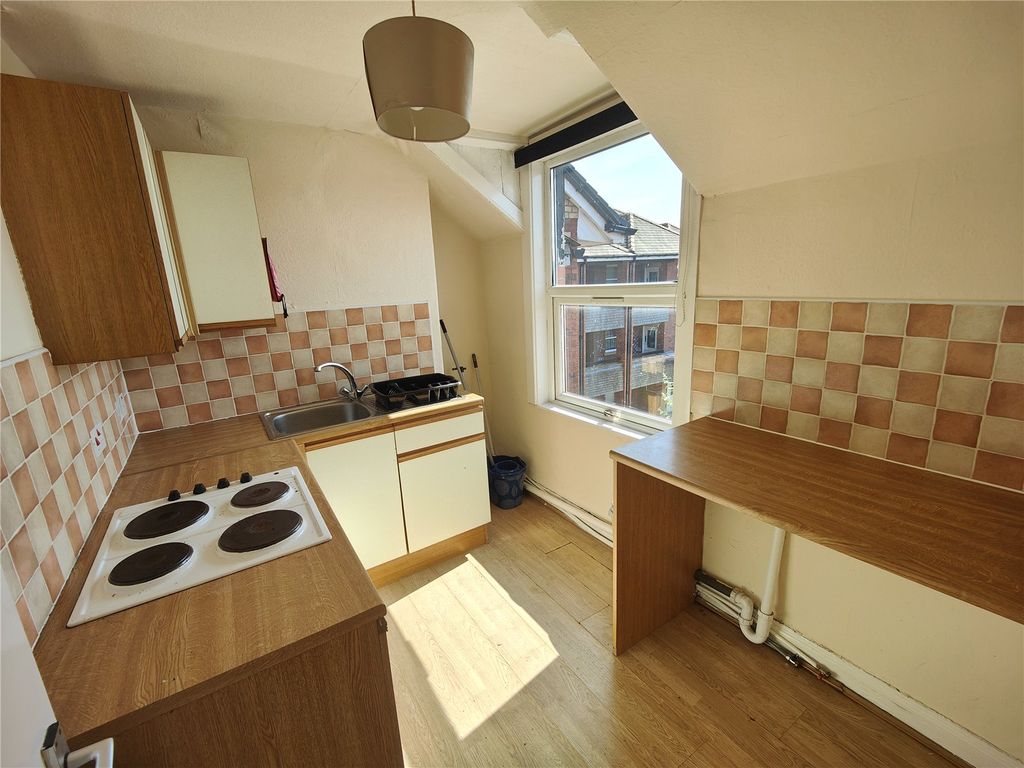 Property photo 3 of 5 Picture No. 12