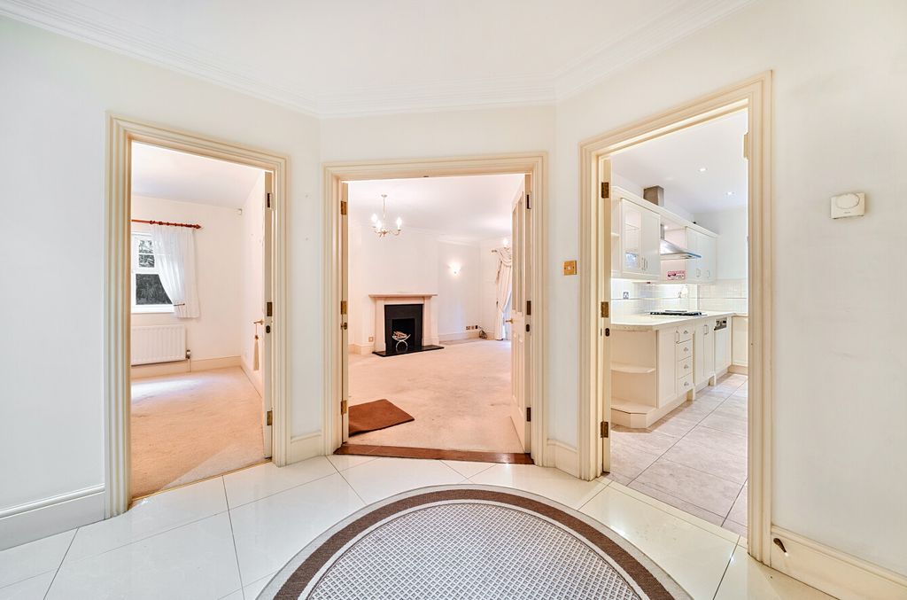 Property photo 3 of 18