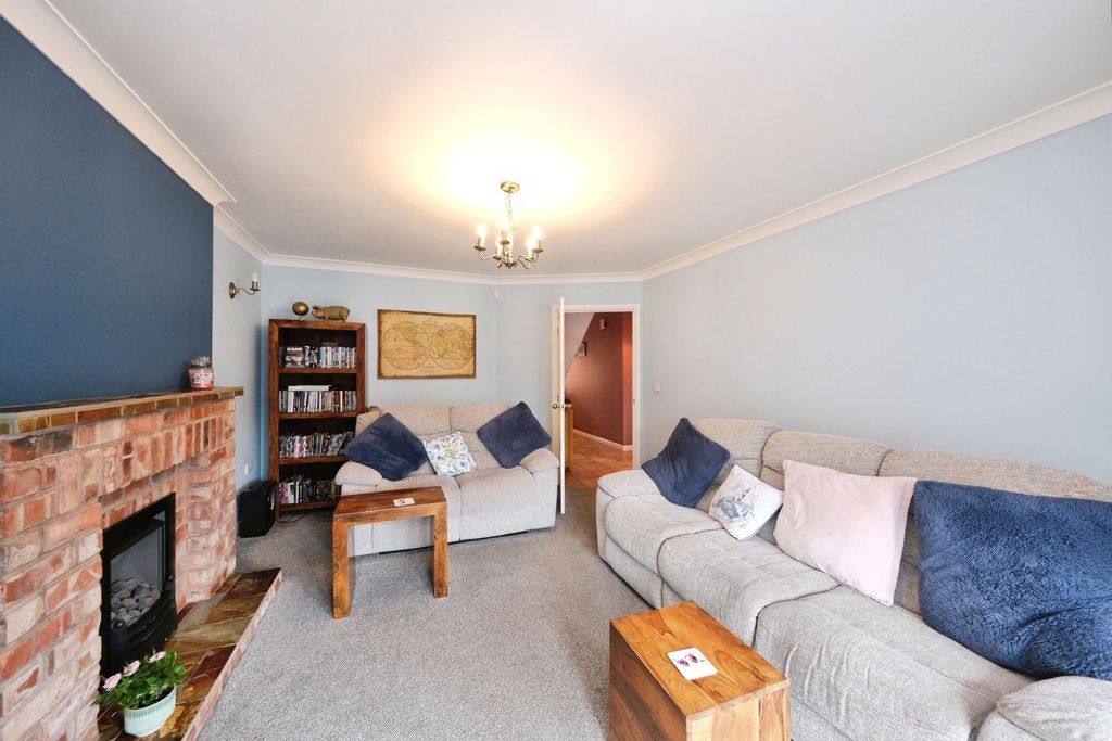 Property photo 3 of 17 Pbox-Img.Jpg