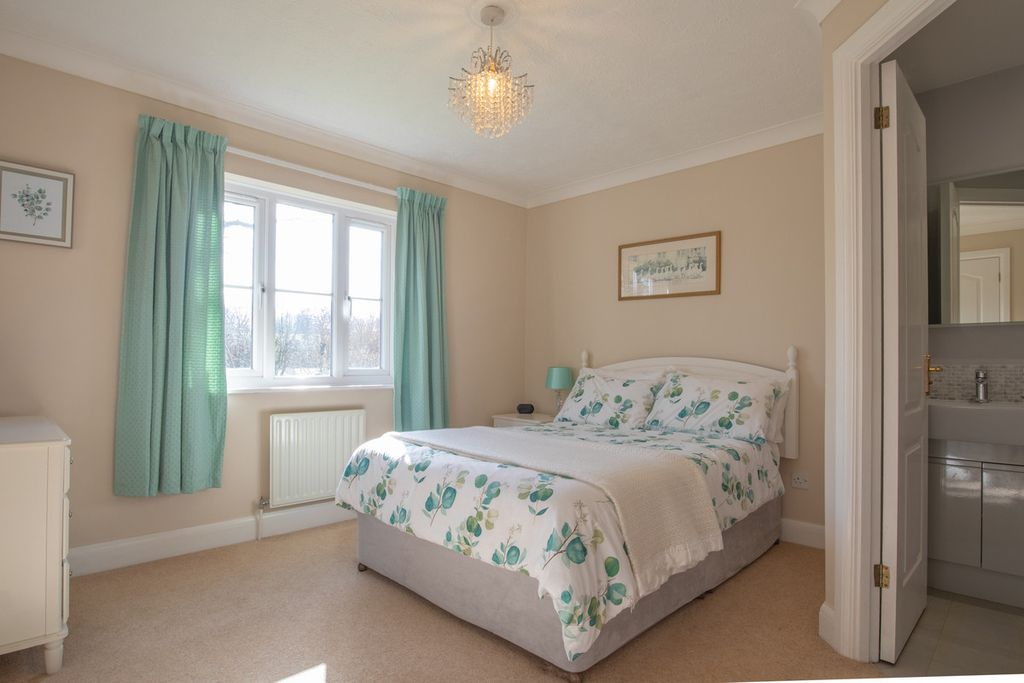 Property photo 3 of 19