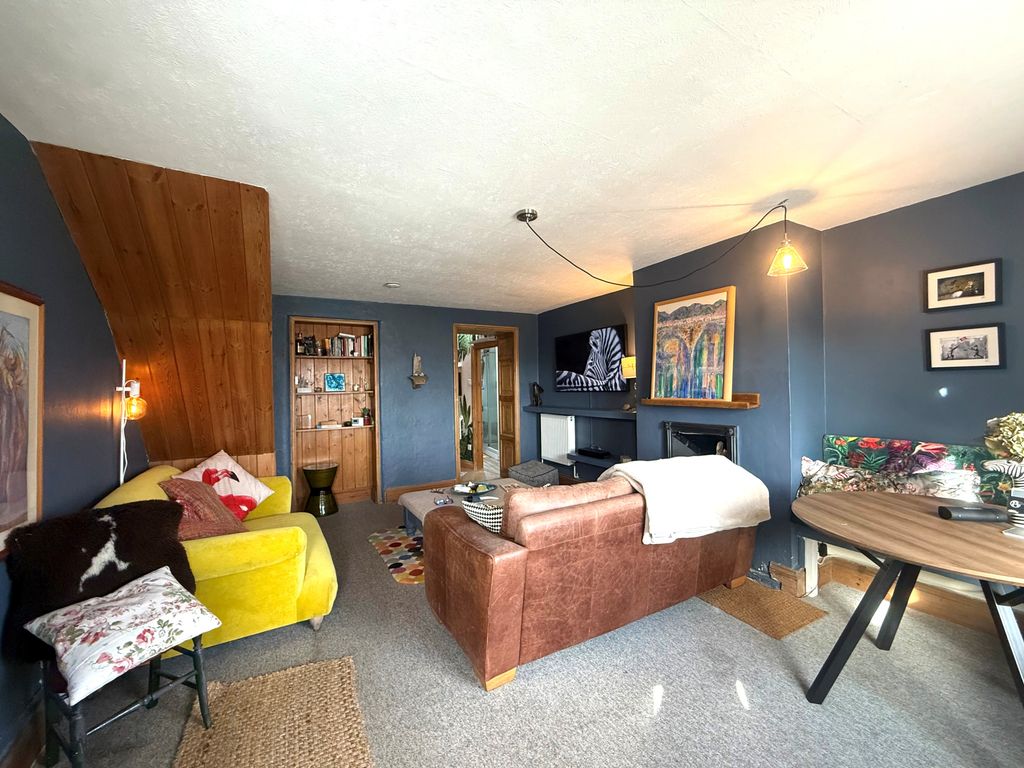 Property photo 3 of 22 15