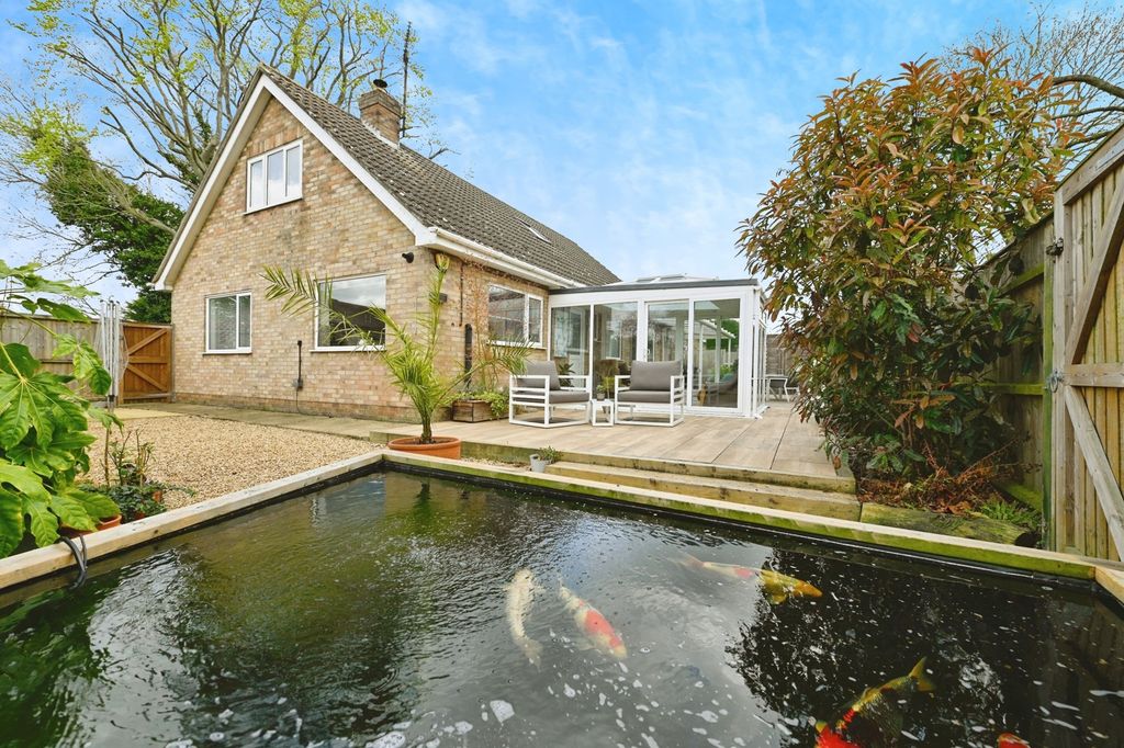 Property photo 2 of 17 Photo