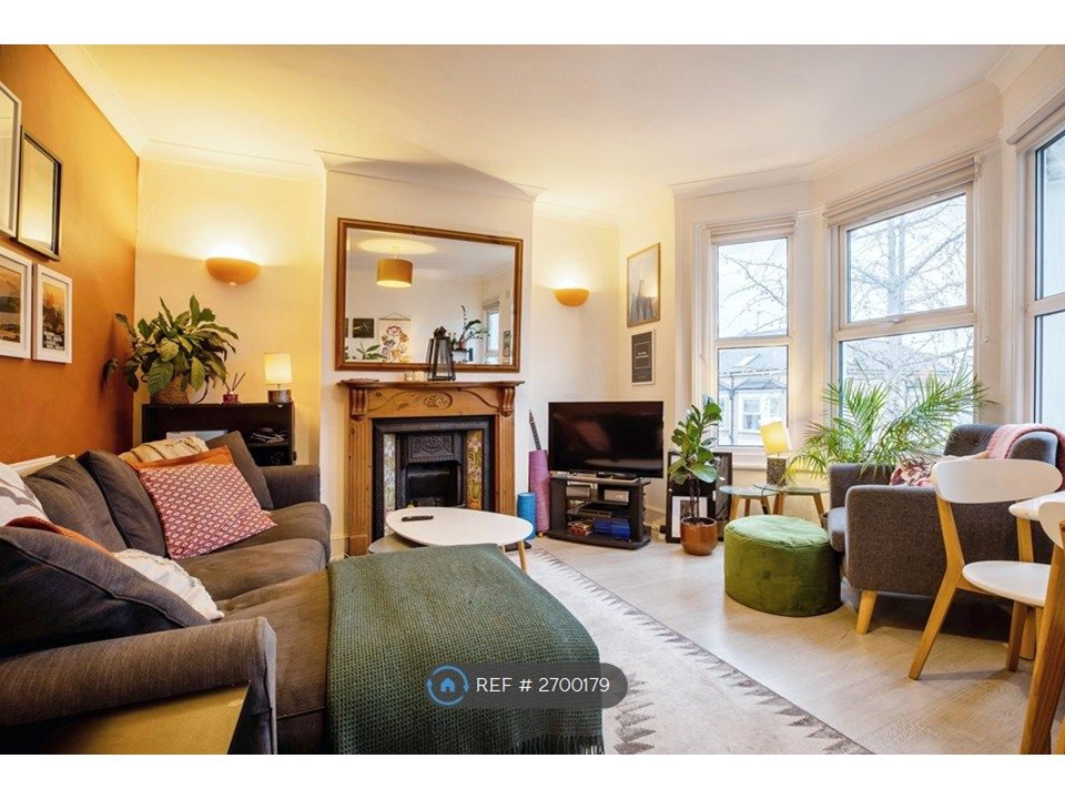 Property photo 2 of 21 Lounge