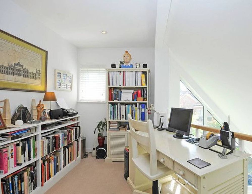 Property photo 2 of 12