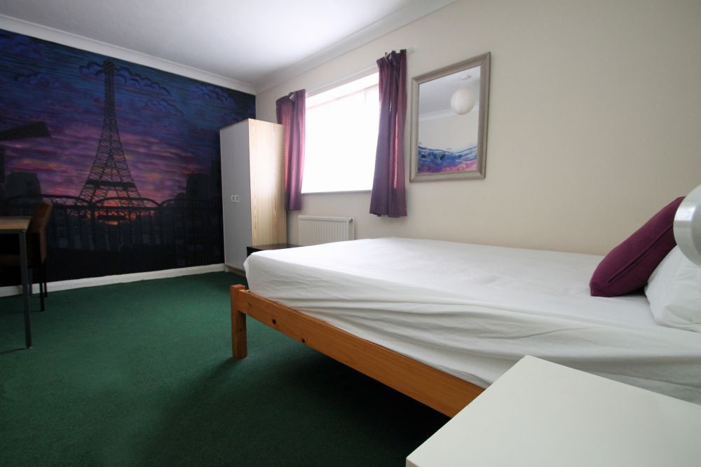 Property photo 1 of 7 Bedroom 2