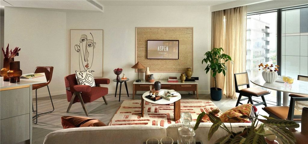 Property photo 1 of 17 Lounge