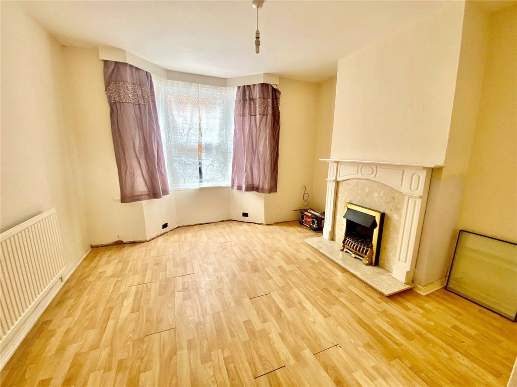 Property photo 2 of 8 Picture No. 04