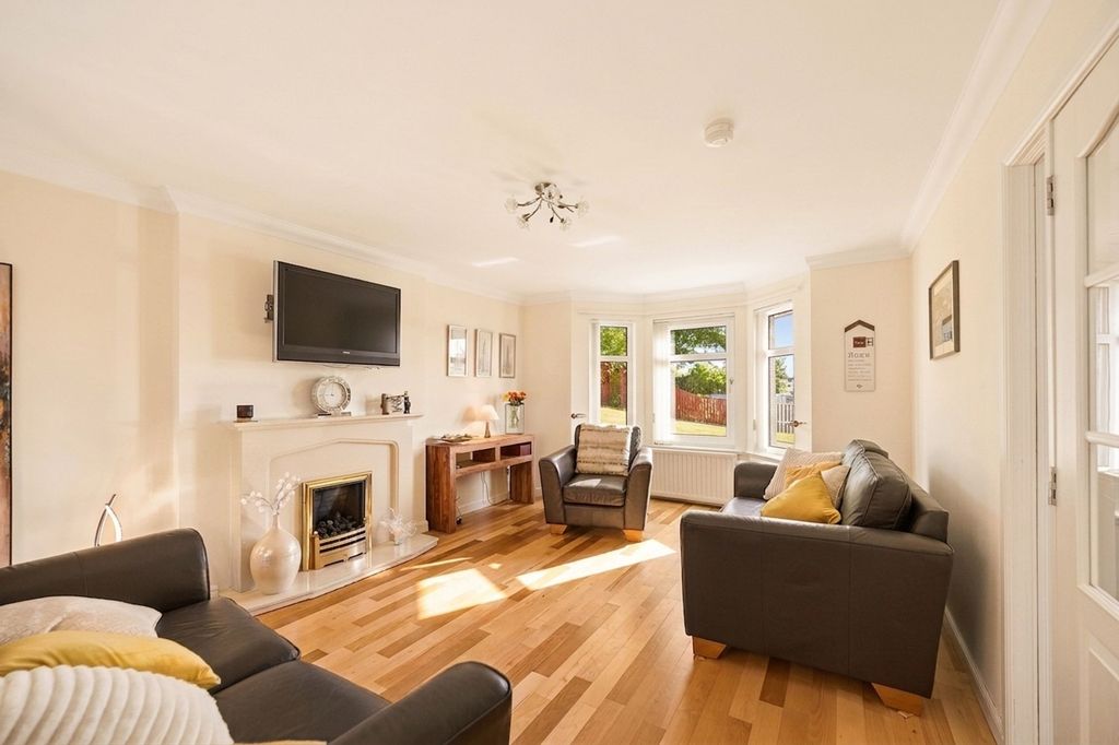 Property photo 2 of 40