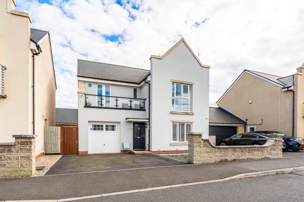 Property photo 1 of 31