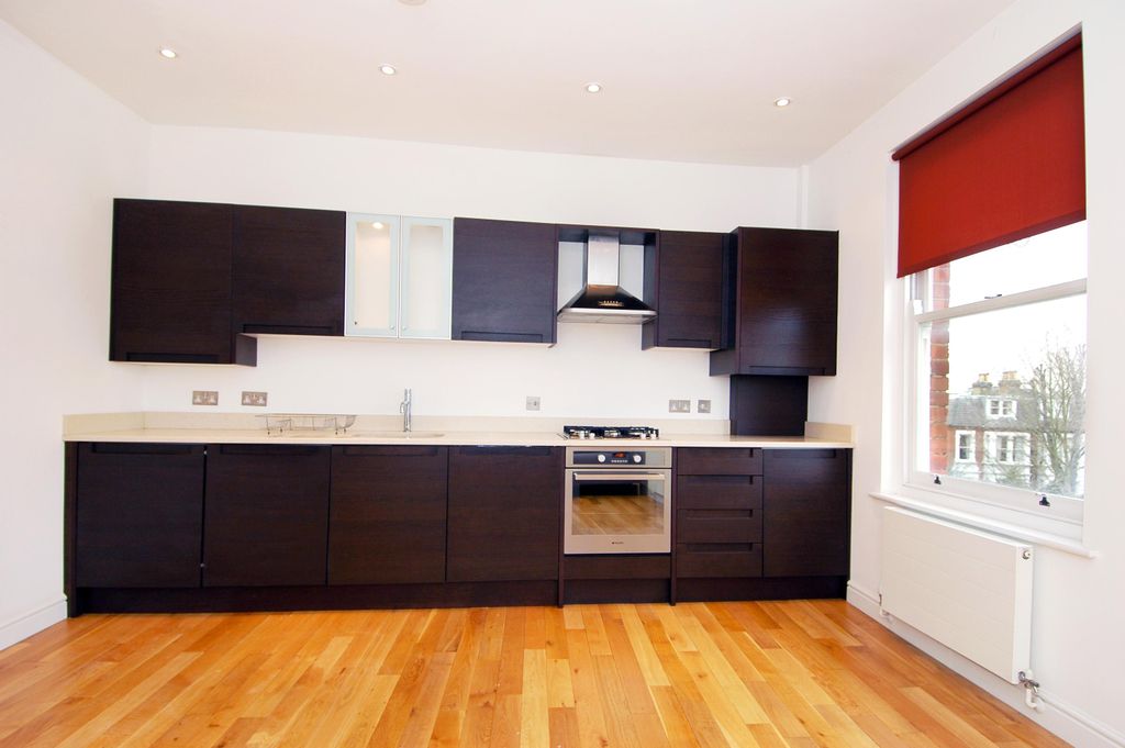Property photo 1 of 6 Kitchen