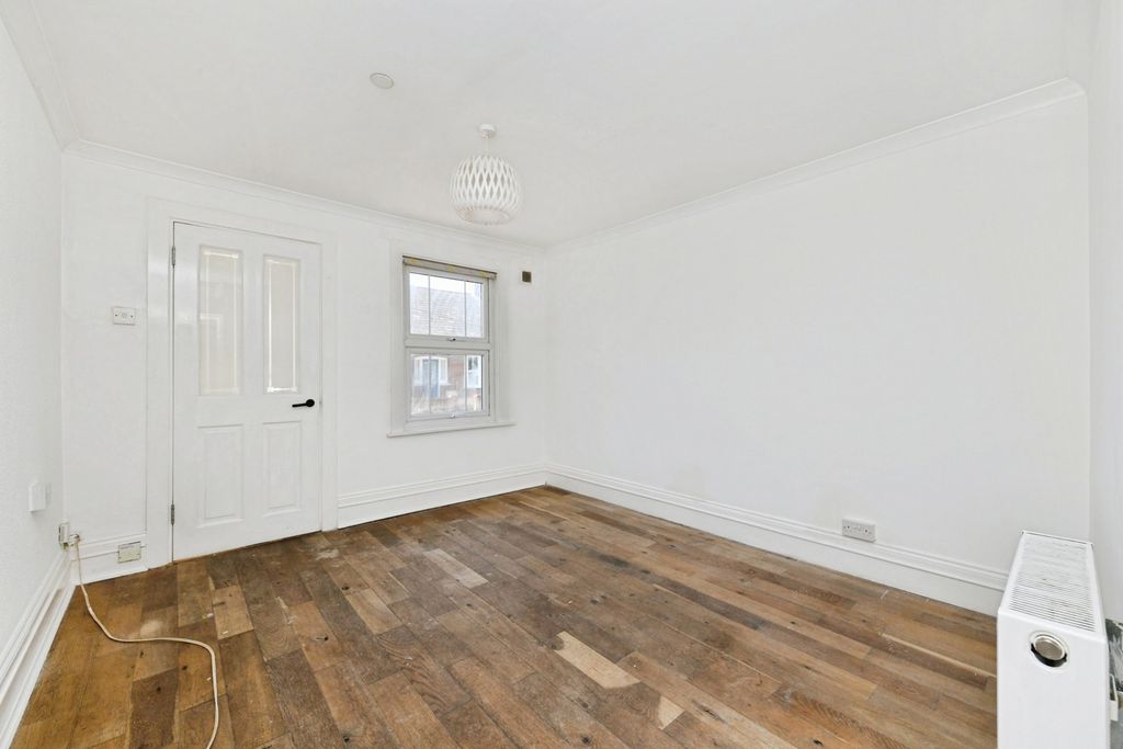 Property photo 3 of 17 Photo
