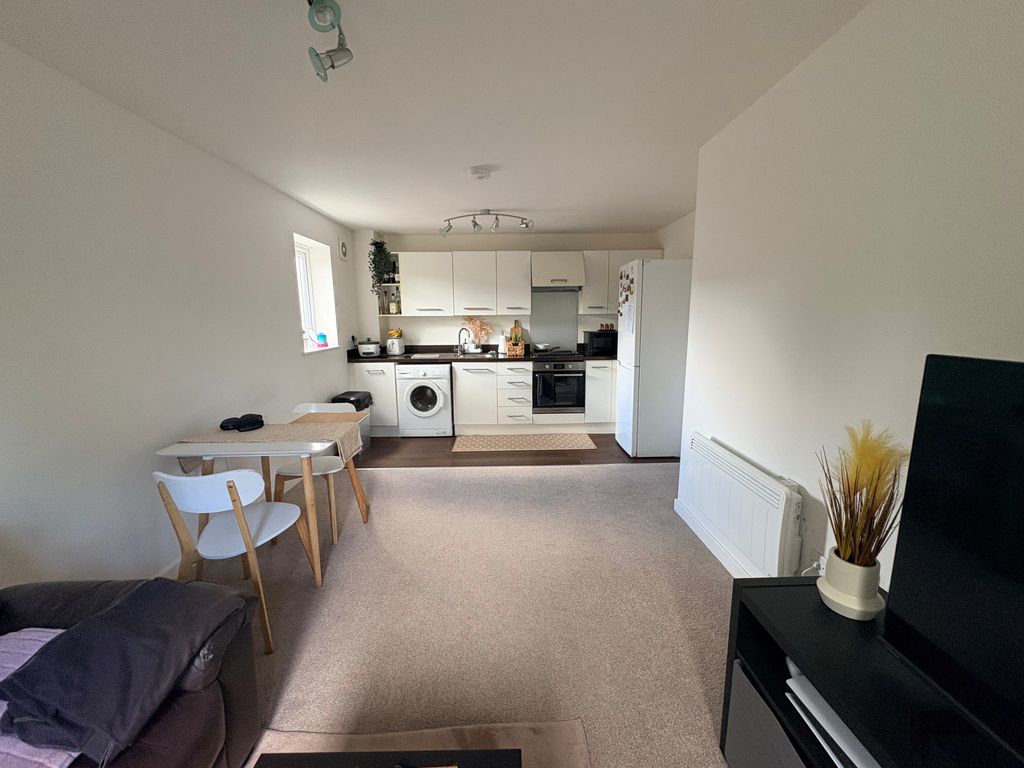 Property photo 3 of 9