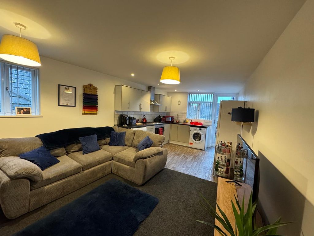 Property photo 3 of 10 Living Room
