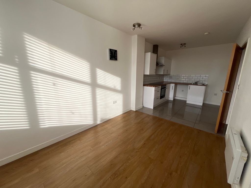 Property photo 2 of 8 Bedroom 1