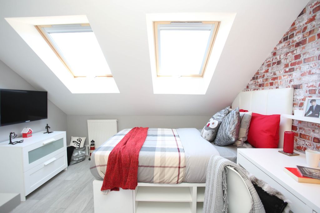 Property photo 2 of 12 3941791