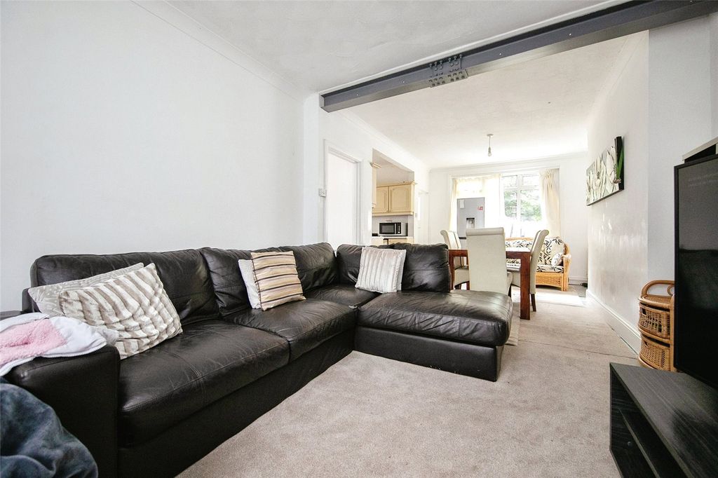 Property photo 2 of 18 Lounge