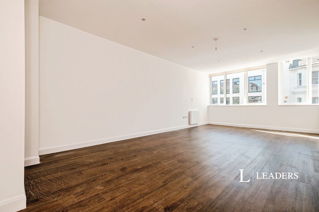 Property photo 2 of 8 Pbox-Img.Jpg
