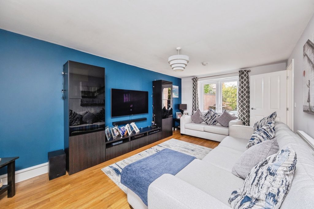 Property photo 2 of 17 Pbox-Img.Jpg