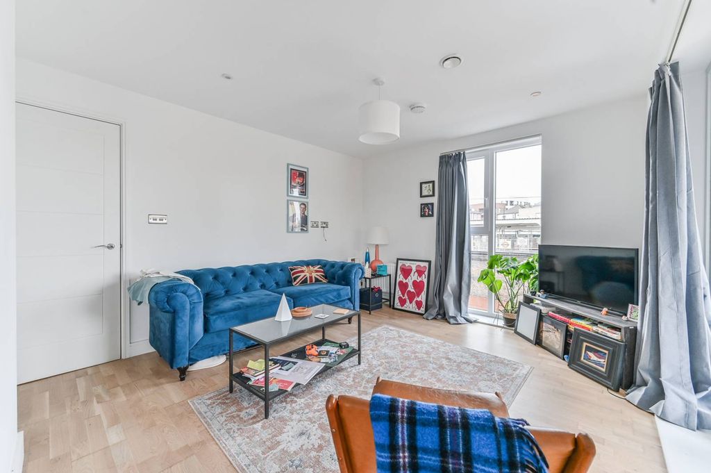 Property photo 3 of 13