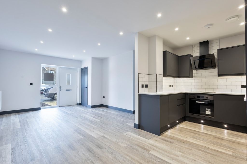 Property photo 2 of 14 Open Plan Living