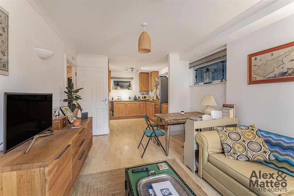 Property photo 1 of 16 Dsc09390.Jpg