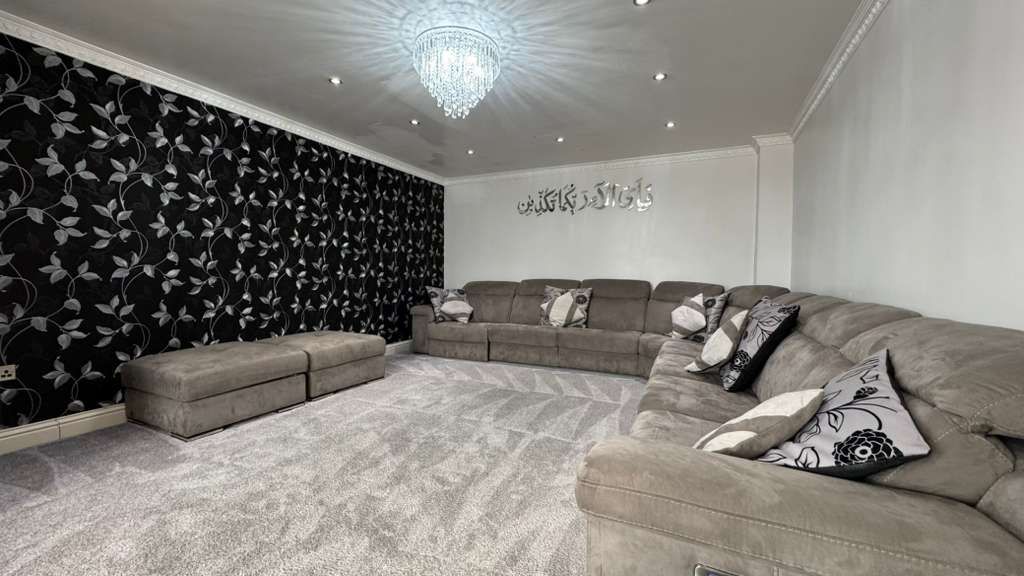 Property photo 3 of 15 Whatsapp Image 2025-10-14 At 16.52.29.Jpeg