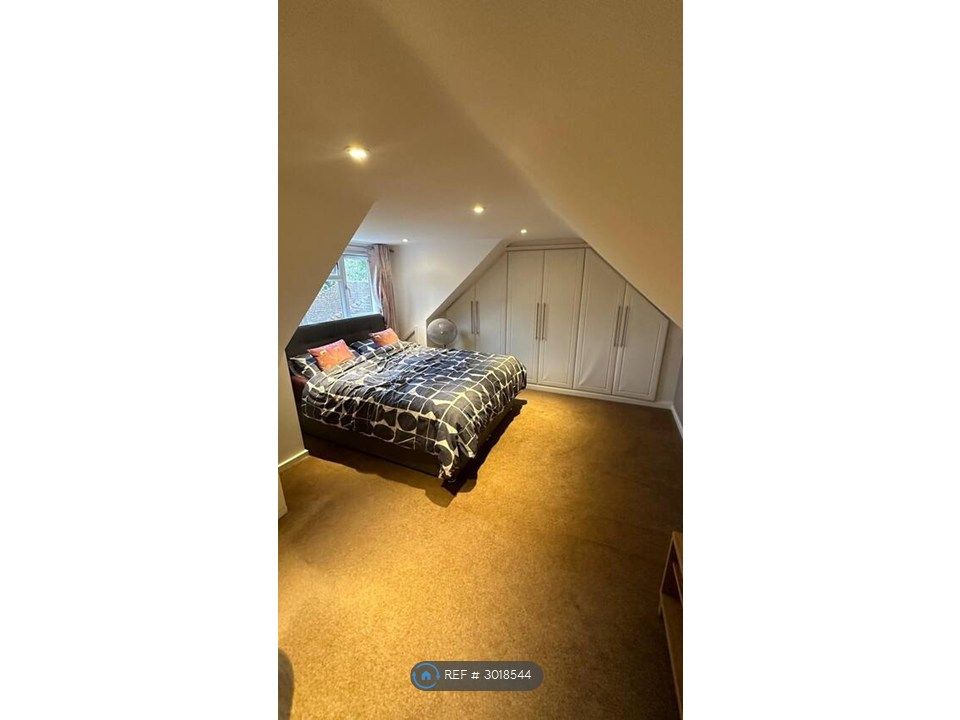 Property photo 3 of 9 Bedroom